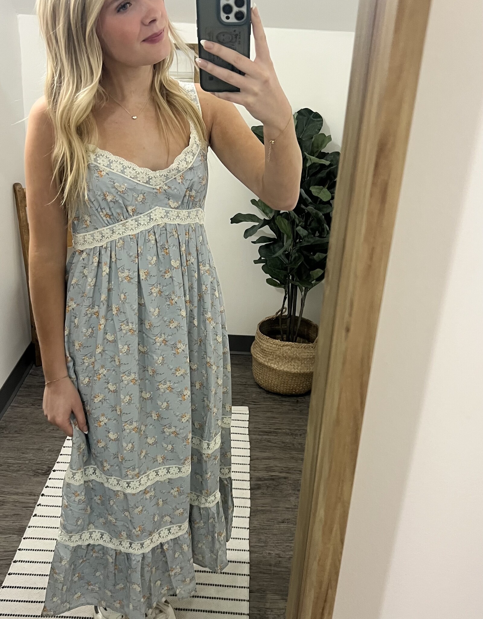 In Loom Lace Floral Sleeveless Maxi Dress