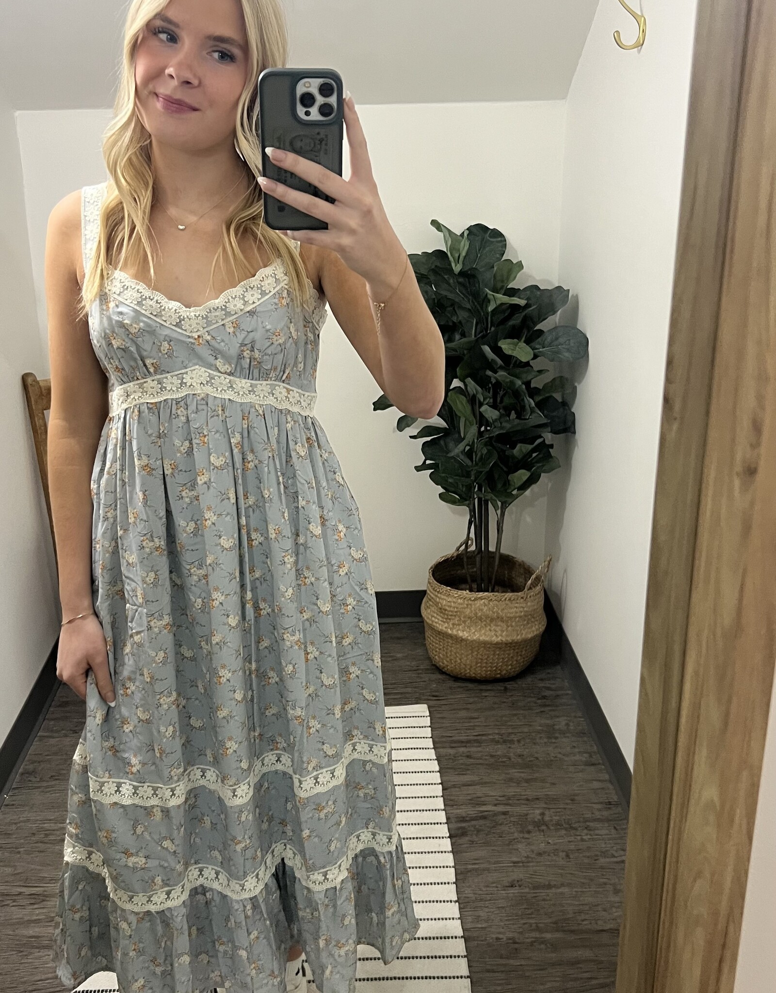 In Loom Lace Floral Sleeveless Maxi Dress