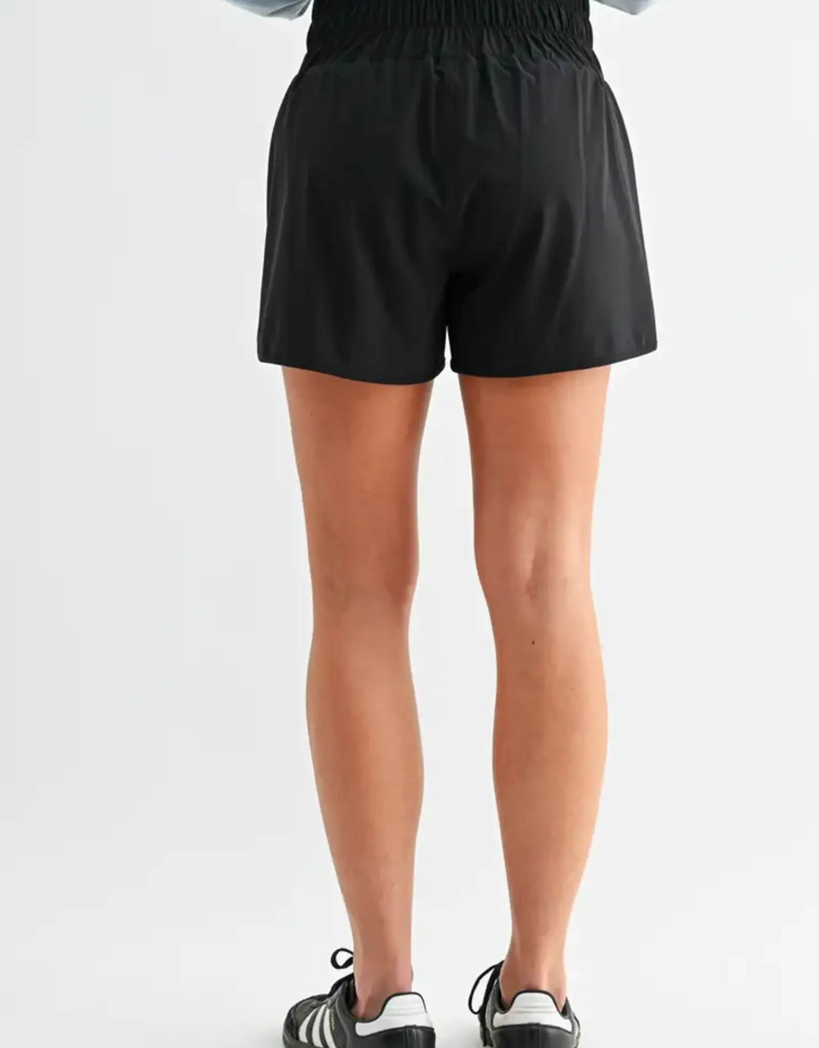 Mono B Contour Scallop Active Shorts