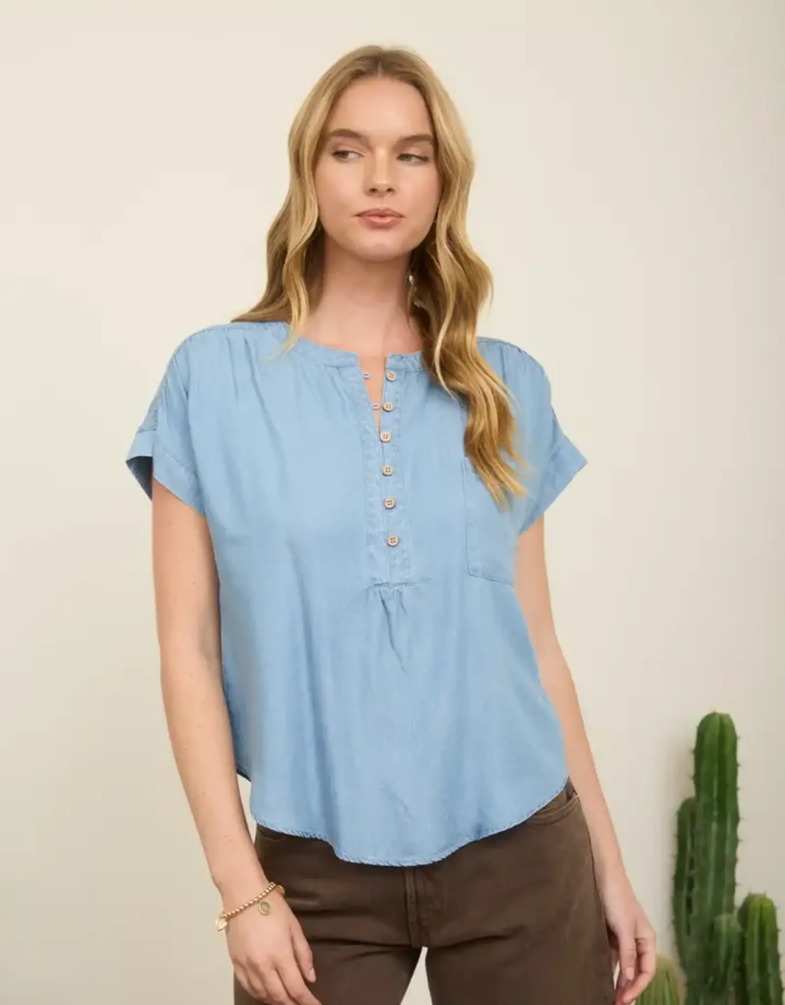 Blu Pepper Henley Ruched Short Sleeve Top