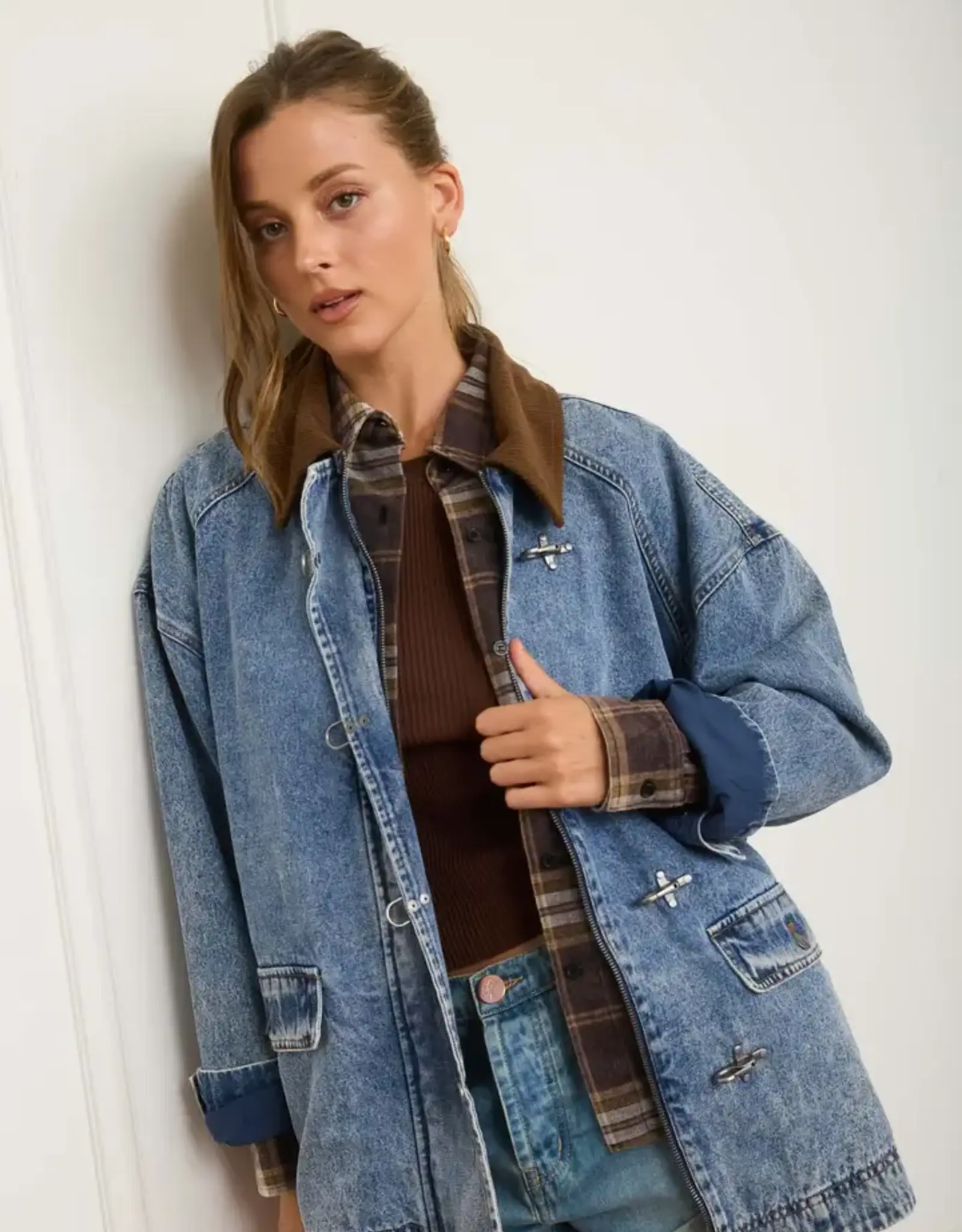 Blu Pepper Contrast Collar Latch Hook Denim Jacket
