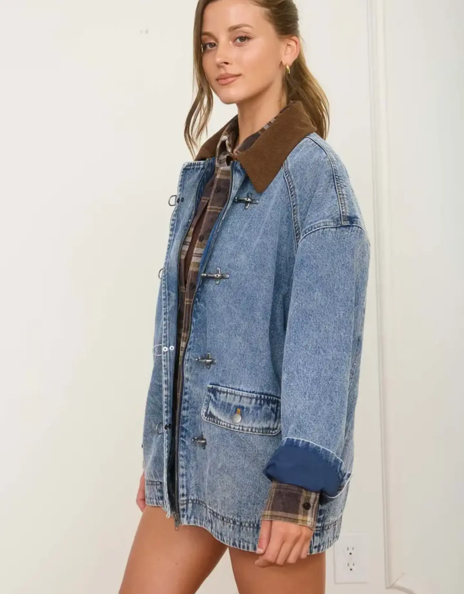 Blu Pepper Contrast Collar Latch Hook Denim Jacket