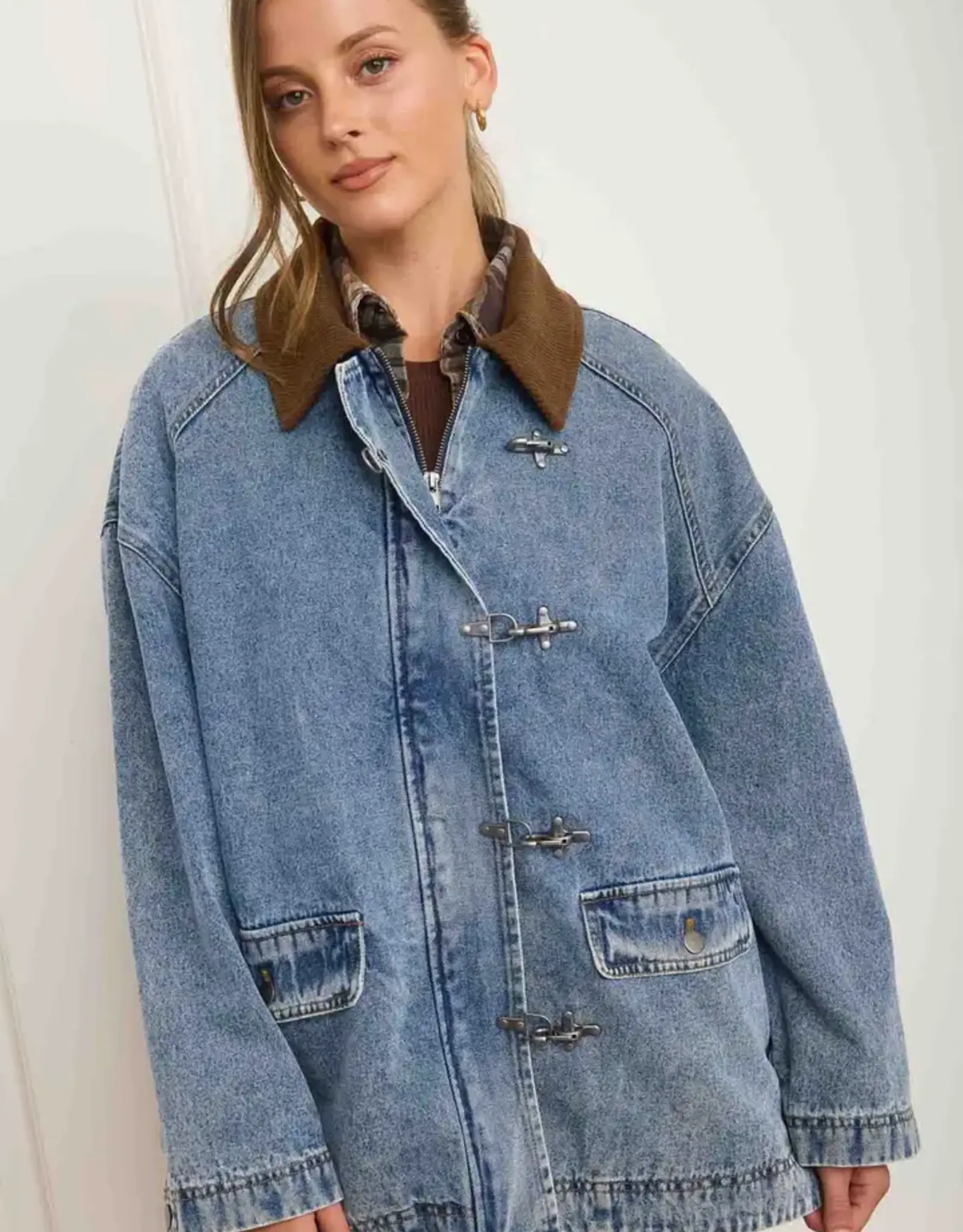 Blu Pepper Contrast Collar Latch Hook Denim Jacket