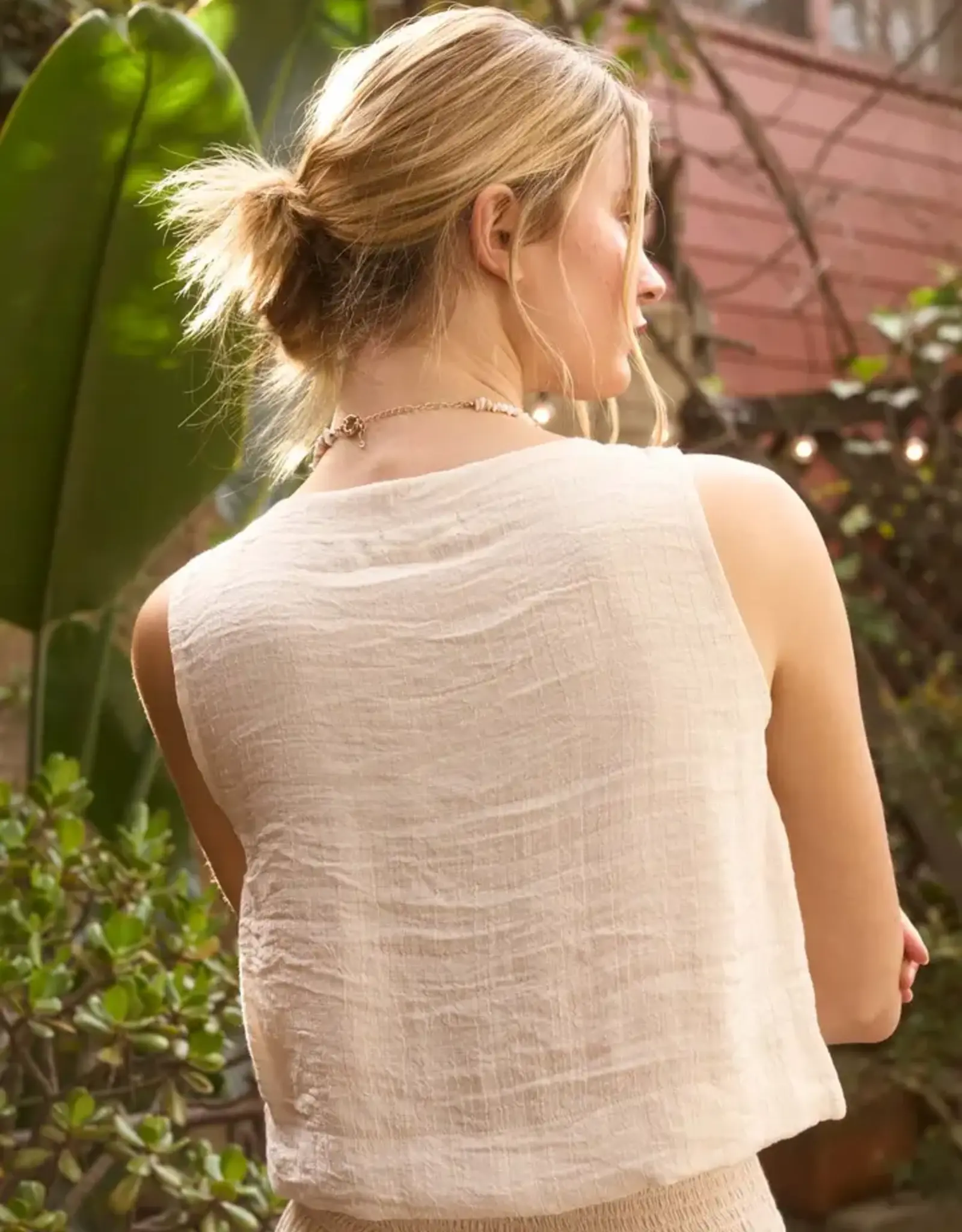 Blu Pepper Textured Button Down Sleeveless Top