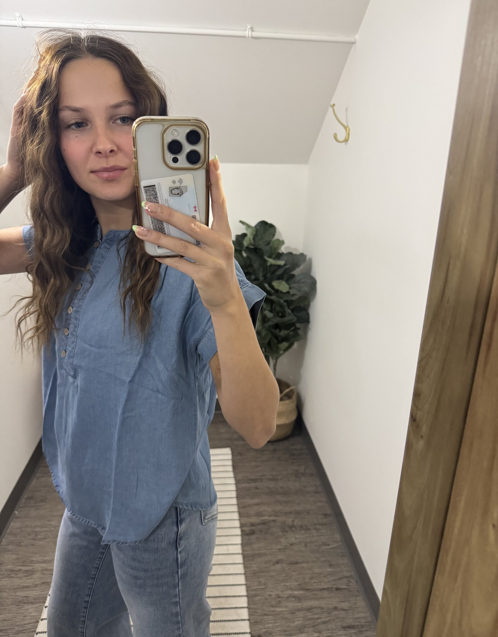 Blu Pepper Henley Ruched Short Sleeve Top