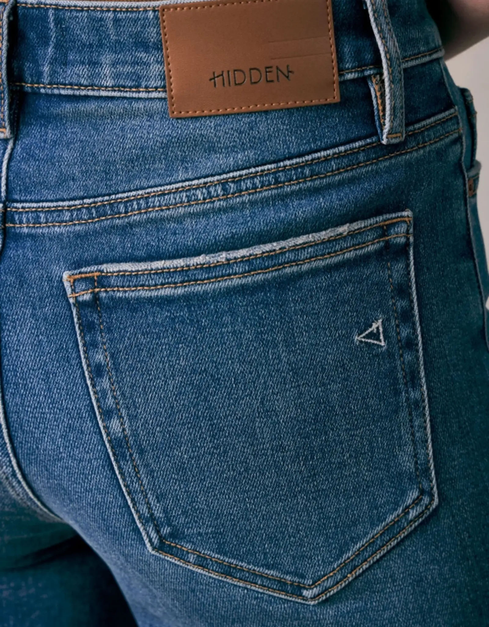 Hidden High Rise Classic Straight Leg Jean