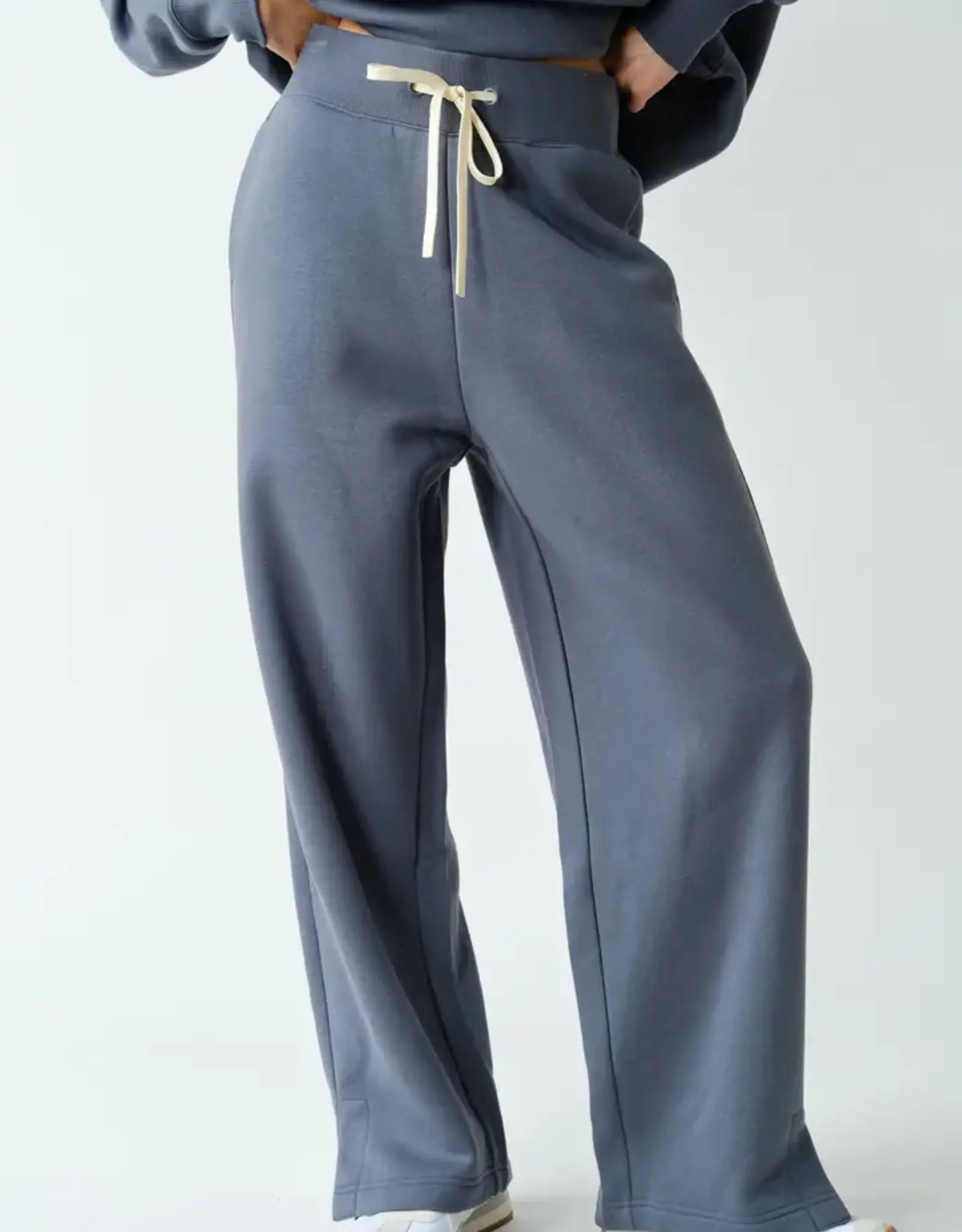 Mono B Cloud Wide Leg Fleece Pant