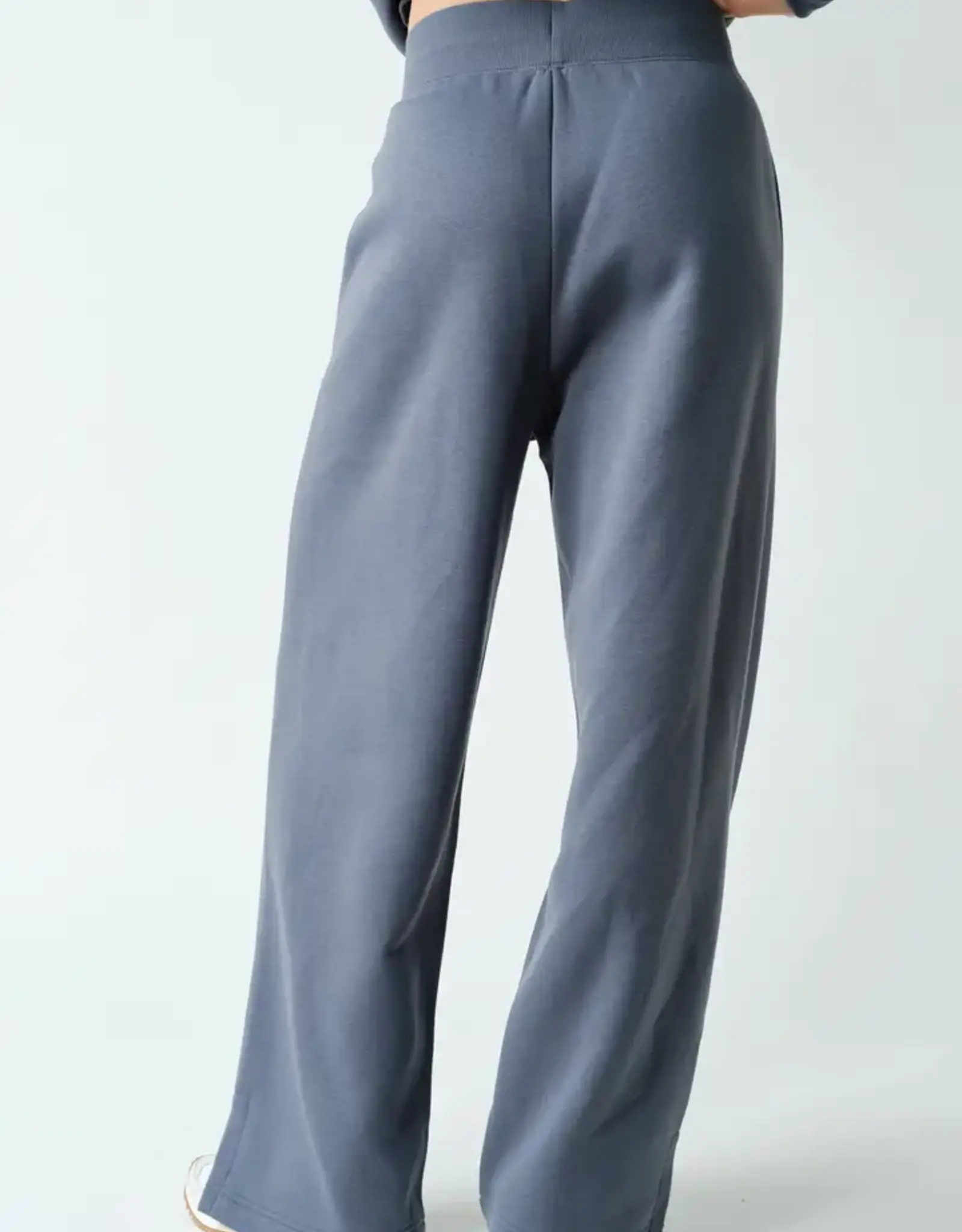Mono B Cloud Wide Leg Fleece Pant