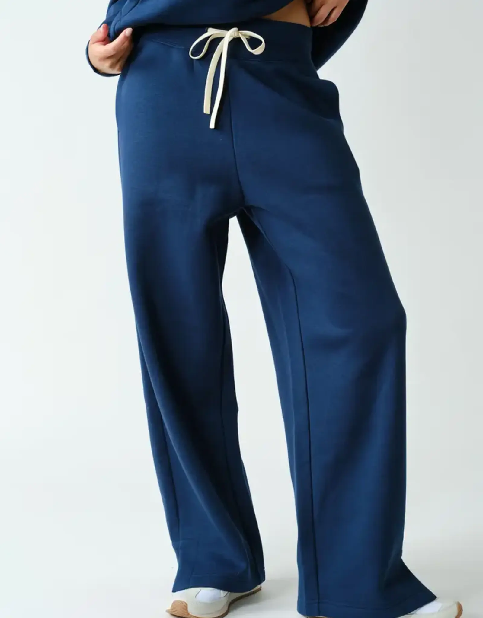 Mono B Cloud Wide Leg Fleece Pant