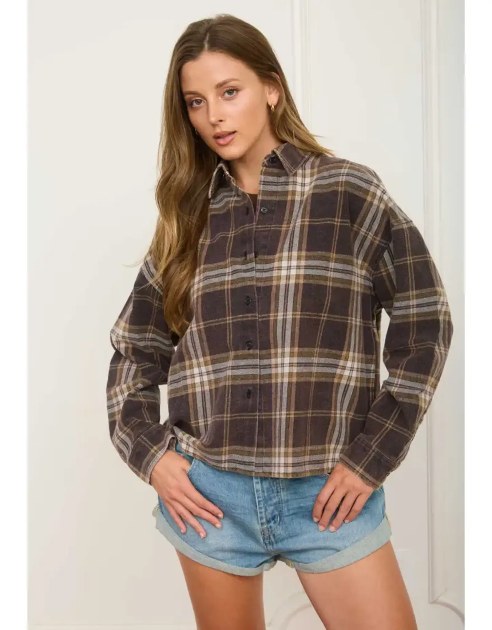 J.O.A Plaid Boxy Collared Button Down Long Sleeve