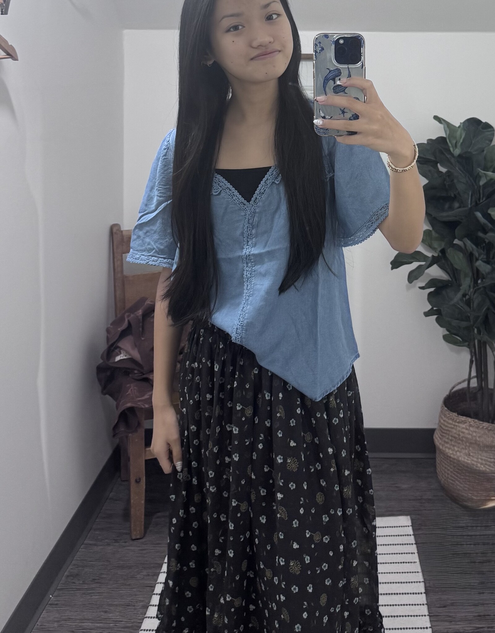 Blu Pepper Lace V-Neck Short Sleeve Top