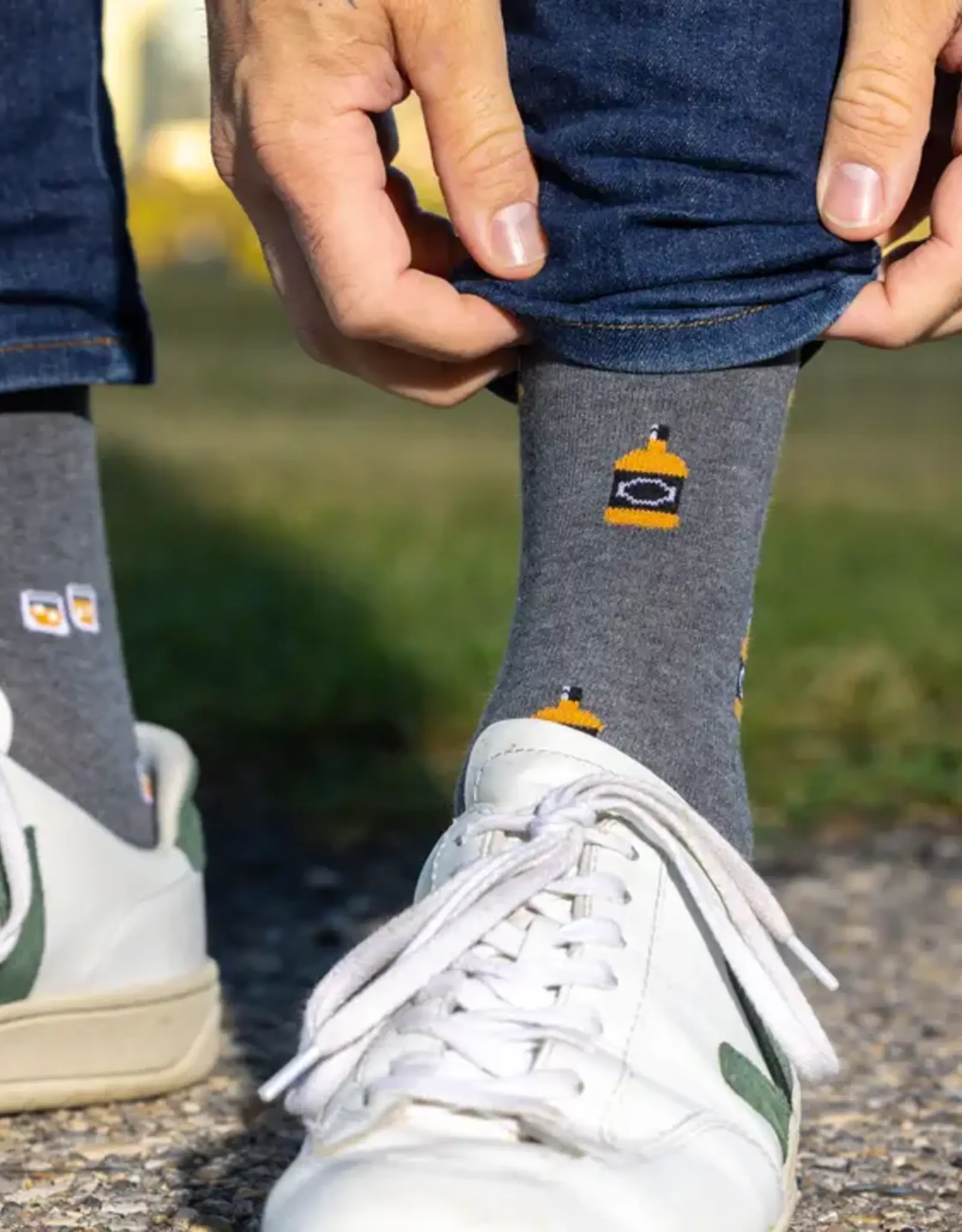 Friday Sock  Co Men's Mid-Calf Socks, Whiskey & Glass