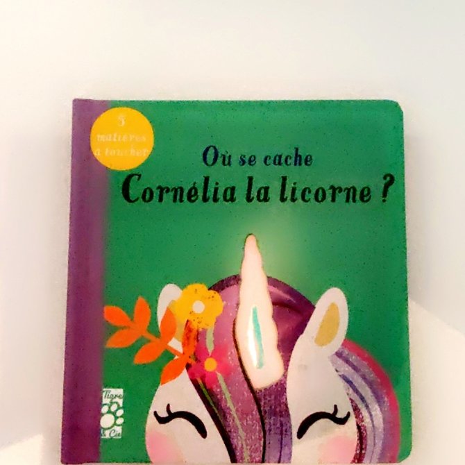 Where hides Cornelia the unicorn? Sensory book