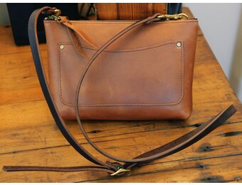 Leather Crossbody Bag/10-516