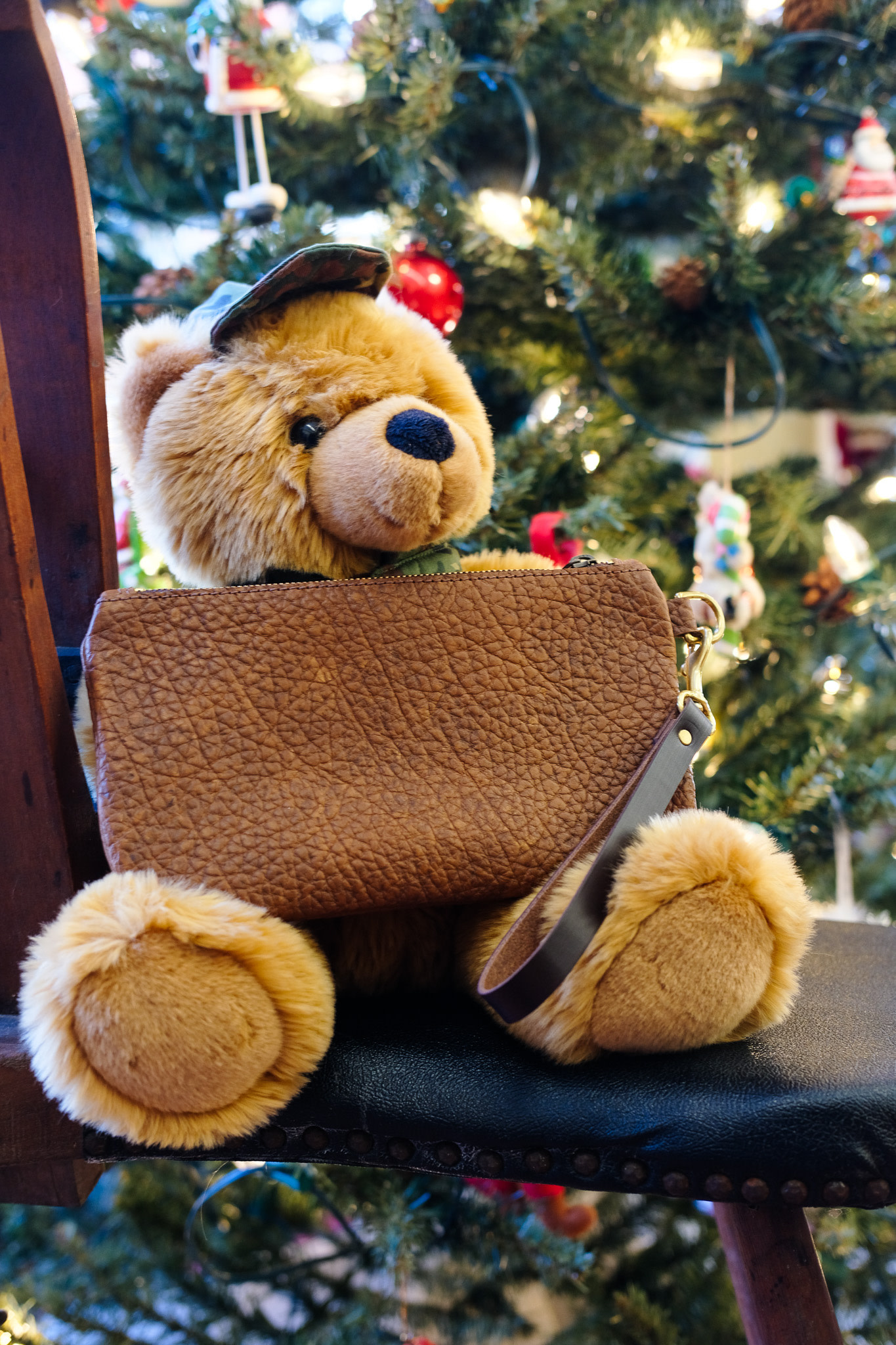 Leather Clutch Wristlet/10-453