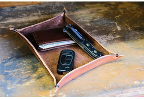 Percy's Bar Leather Valet