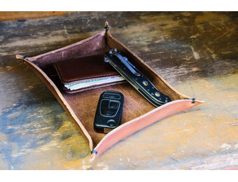 Percy's Bar Leather Valet