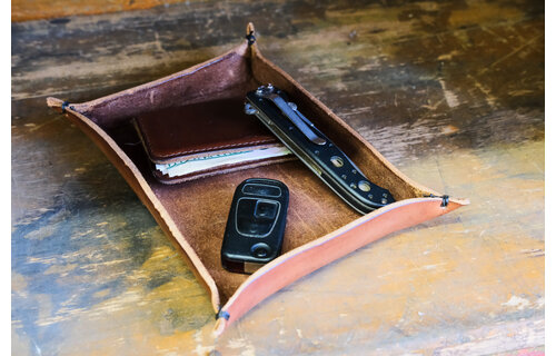 Percy's Bar Leather Valet