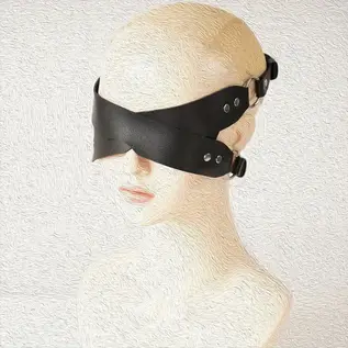 "O" HEAVENS "OH" BLINDFOLD LEATHER WITH RIVETS
