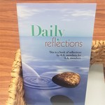 Daily Reflections [Large Print]