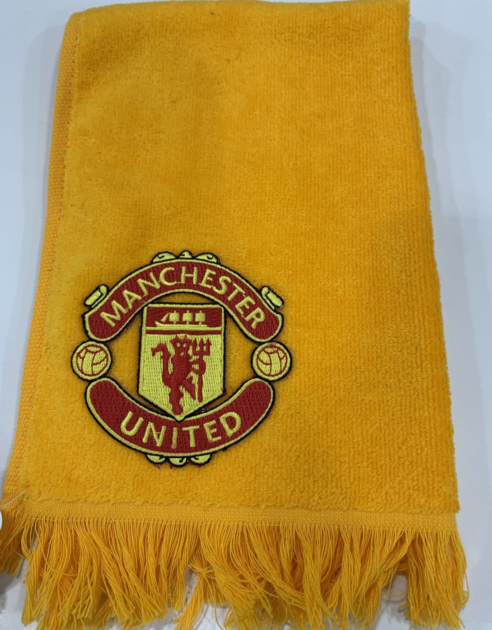 Gildan Gildan Fringed Spirit Towel with Manchester United Patch