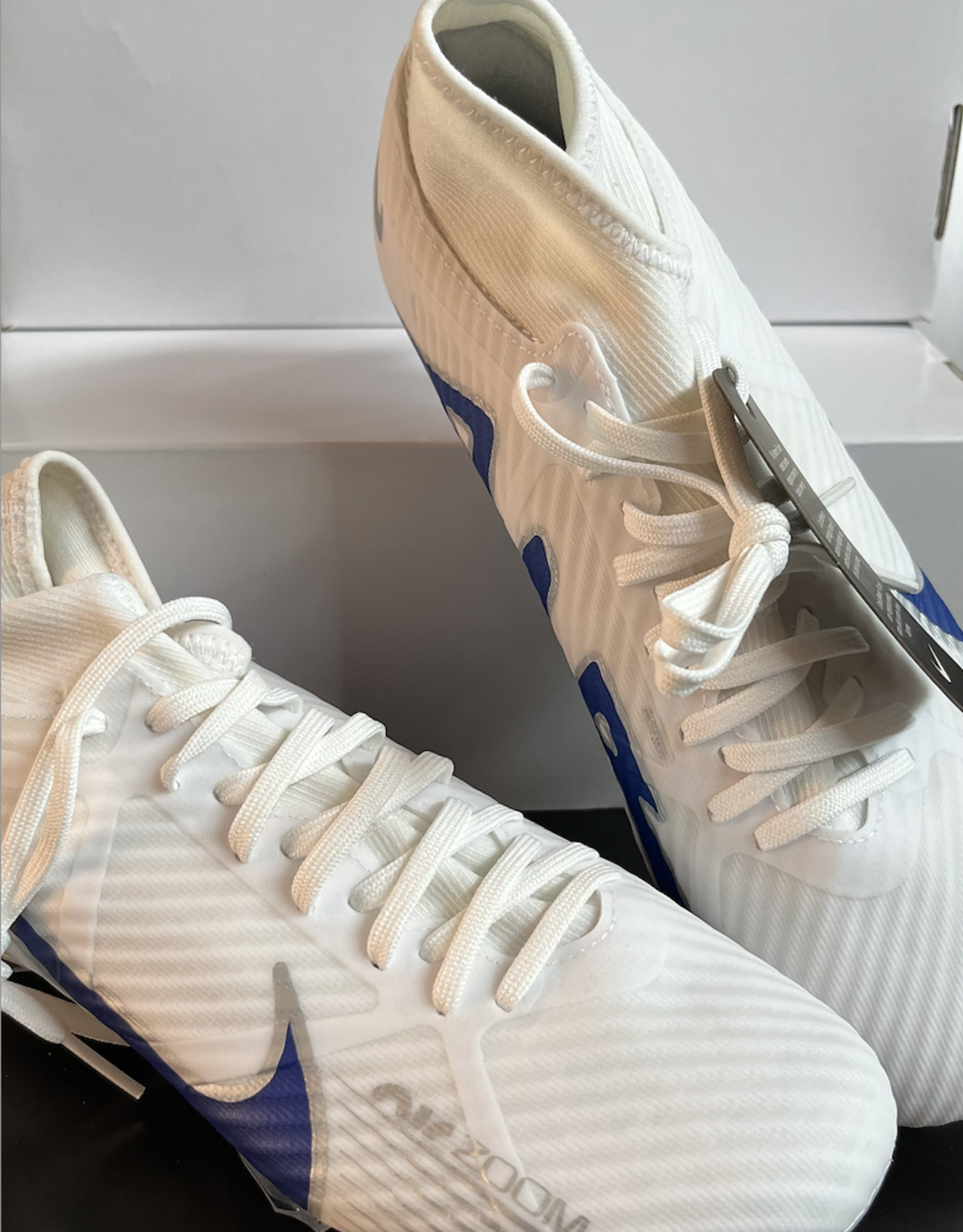 Nike Nike  Air Zoom Size 6 (White,Silver,Blue)