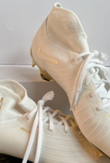 Nike Shoe White/Gold Size 7