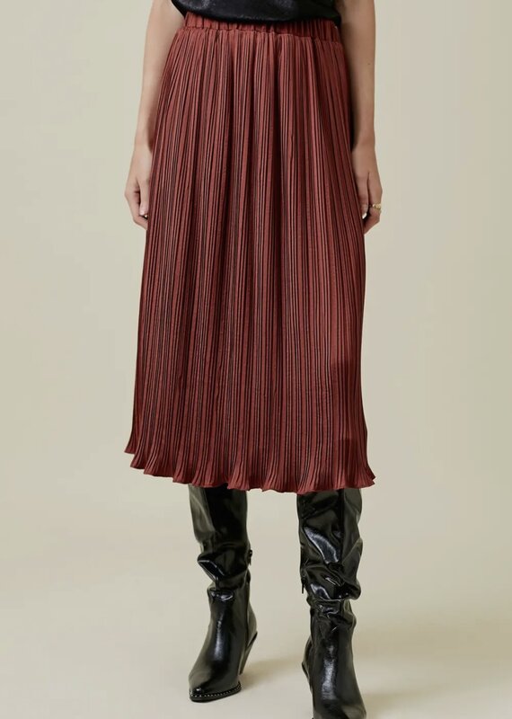 Mystree Pleated Long Skirt Available in 2 colors Wine & Gold **Final Sale** 70% Off Reg: $54.99