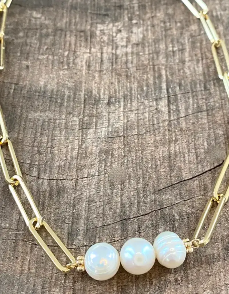 Pennyline Paperclip chain short necklace with 3 freshwater pearls gold