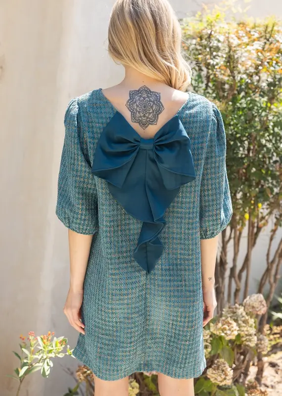 Contrast Bow Back Detailed Shift Dress