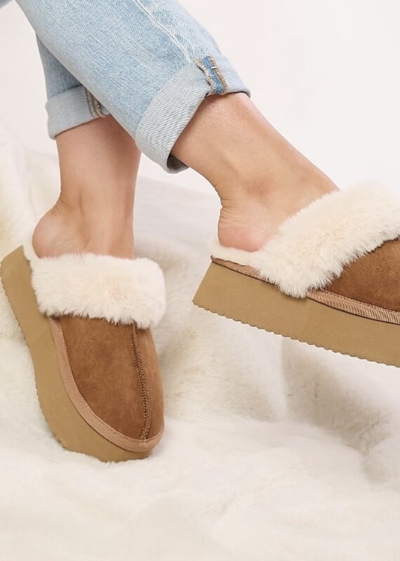 Corkys Cuddle Up - Faux Suede