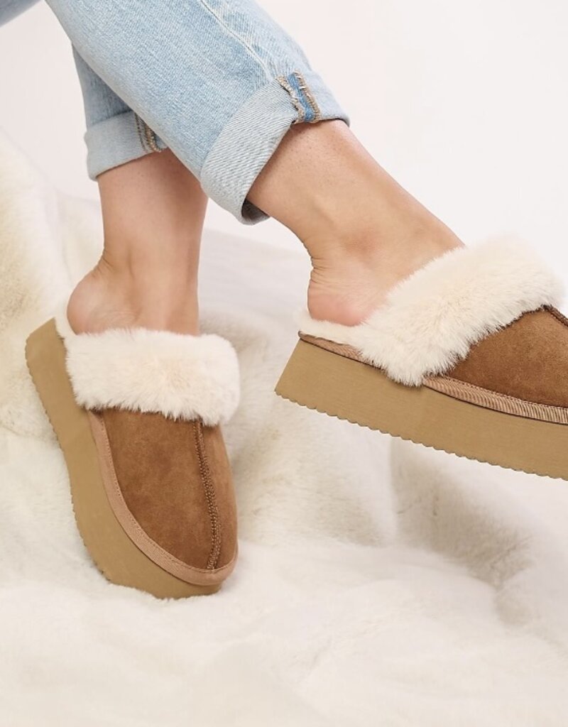 Corkys Cuddle Up - Faux Suede