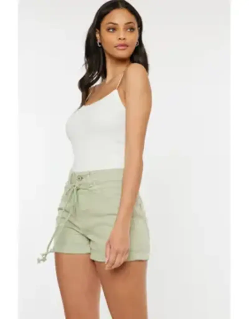 KANCAN HIGH RISE BELT DETAIL COLOR SHORT
