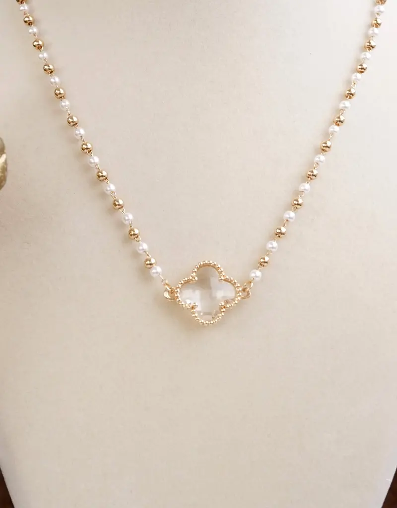 Clover Pendant Necklace with Pearls and Beaded Chain - Gold