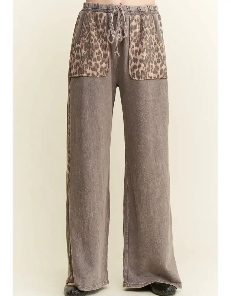 Mineral washed Leopard Print Pocket Side Trim Pant