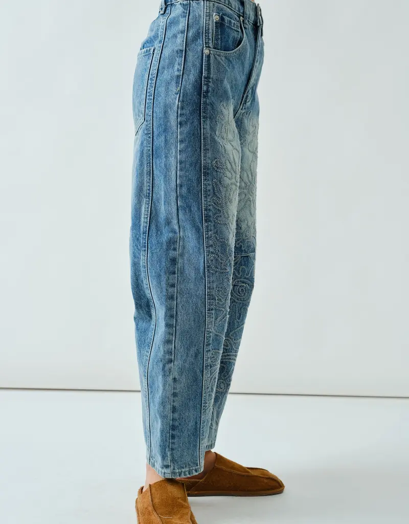 Embroidered Detail Cotton Barrel Jeans