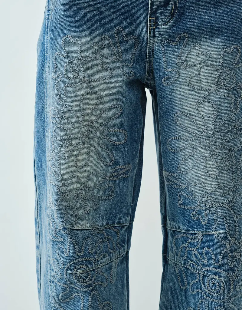 Embroidered Detail Cotton Barrel Jeans