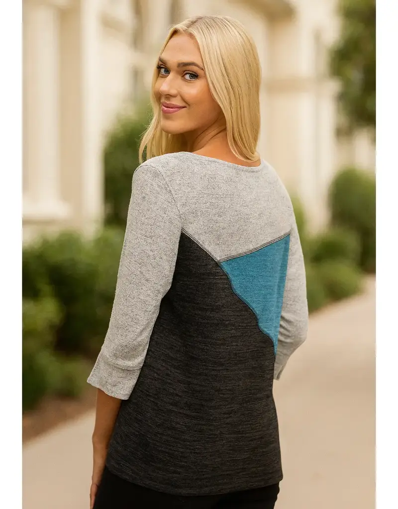 Hacci Colorblock TopWith 3/4 Sleeves