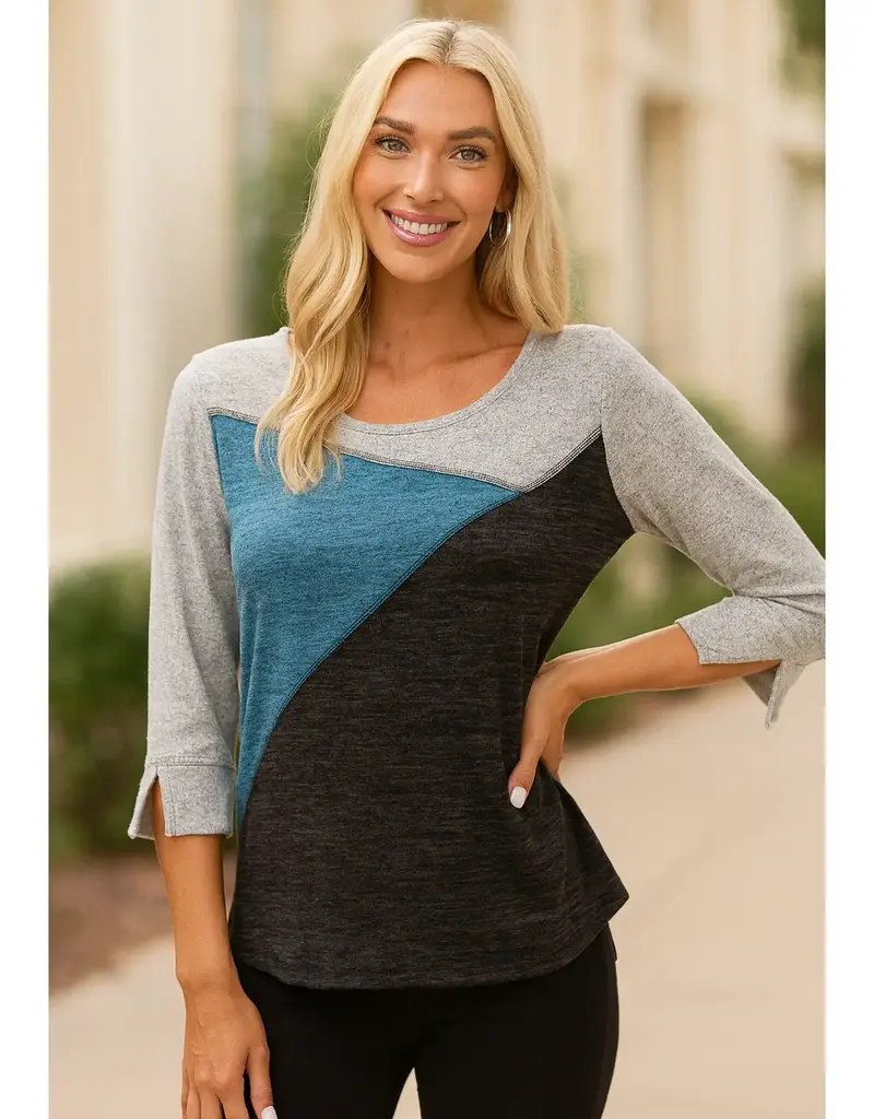 Hacci Colorblock TopWith 3/4 Sleeves