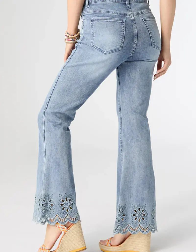 EverStretch Flare with Scalloped Flower Cut-Out