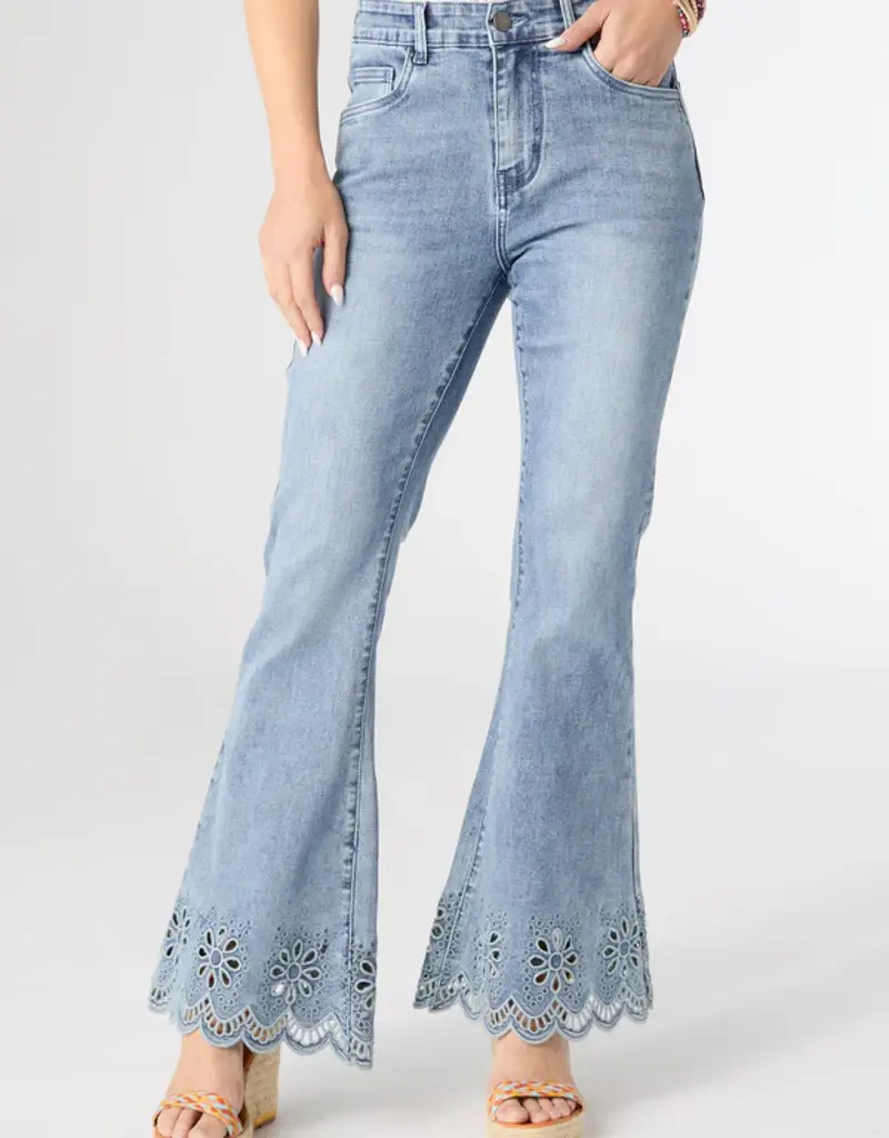 EverStretch Flare with Scalloped Flower Cut-Out