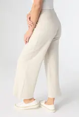 Lightweight Heavenly-Luxe Crop Bottom