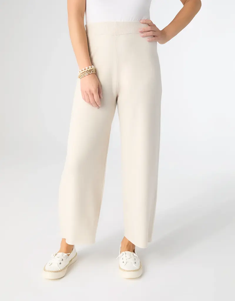 Lightweight Heavenly-Luxe Crop Bottom