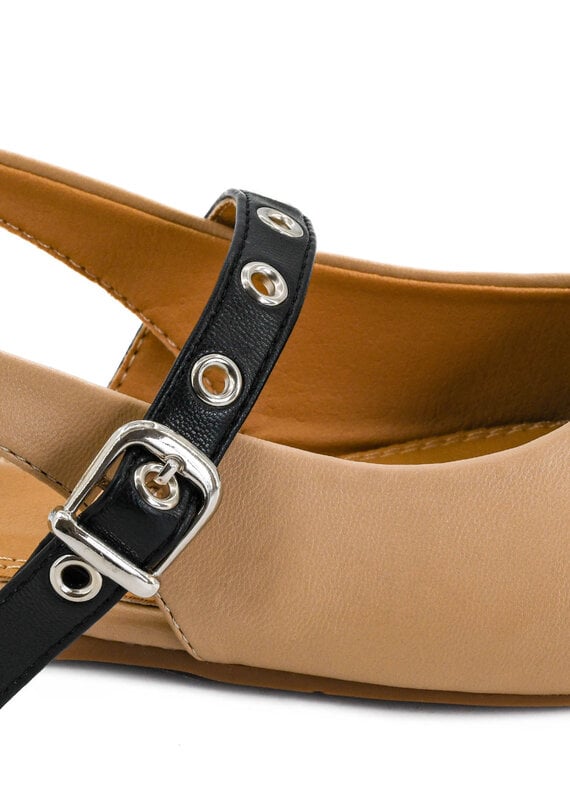 Corkys Hey Girl Poker Face