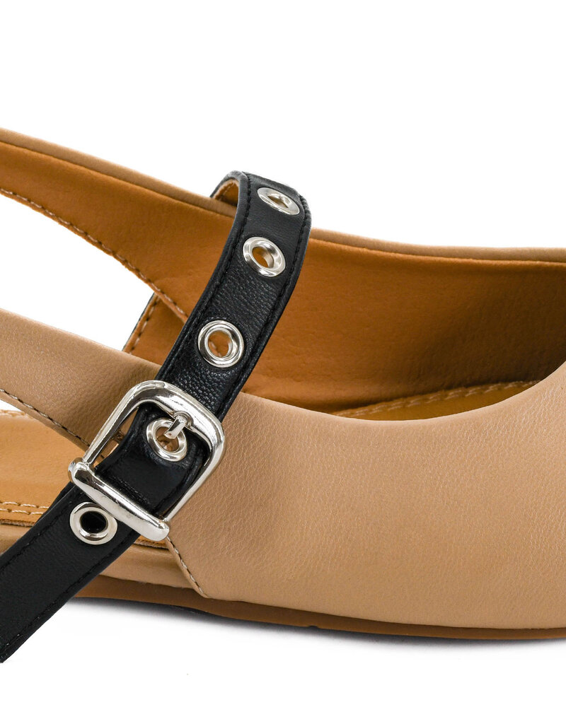 Corkys Hey Girl Poker Face