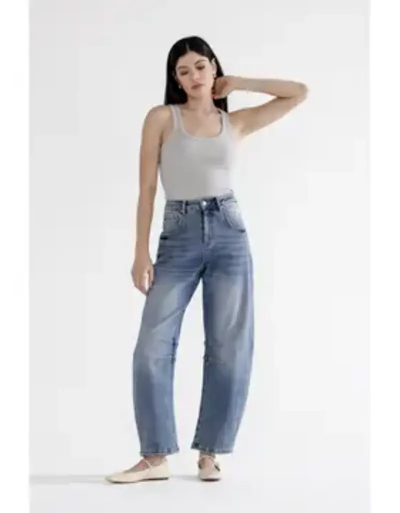 Super High Ankle Barrel-Leg Jean
