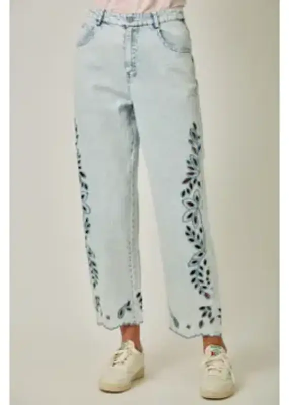 Eyelet Embroidered Detail Straight Leg Jeans