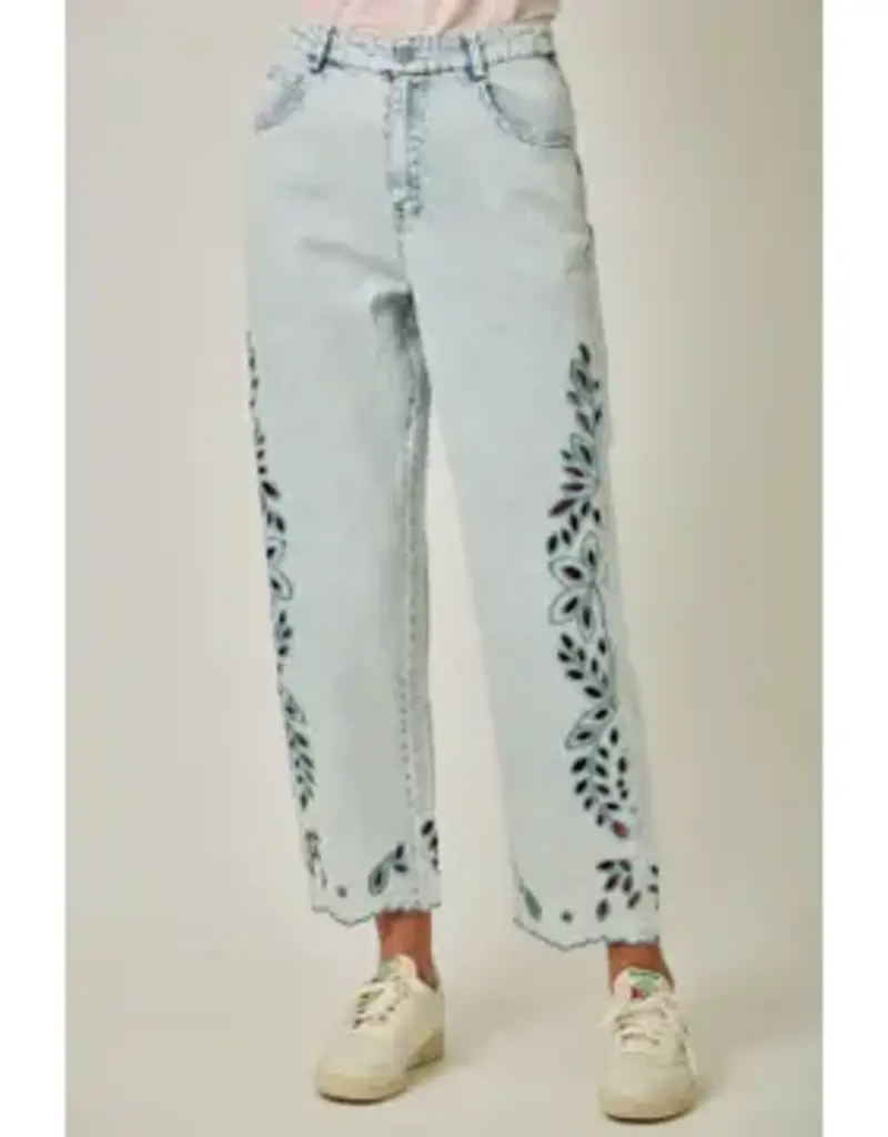 Eyelet Embroidered Detail Straight Leg Jeans