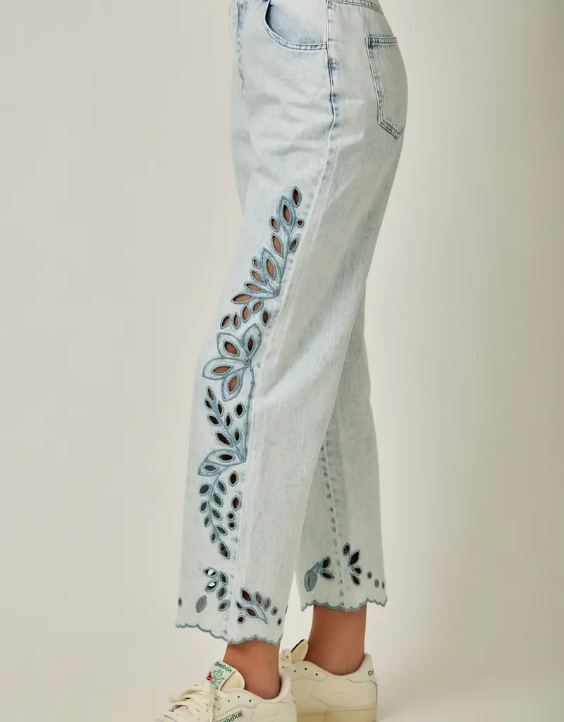 Eyelet Embroidered Detail Straight Leg Jeans