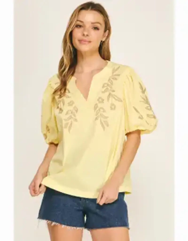Embroidered Floral Peasant Top With Puff Sleeve